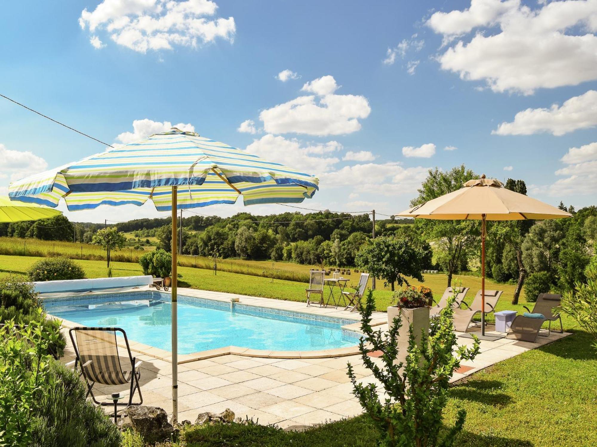 Snug Cottage In Saint Eutrope De Born With Pool Saint-Eutrope-de-Born Exterior foto