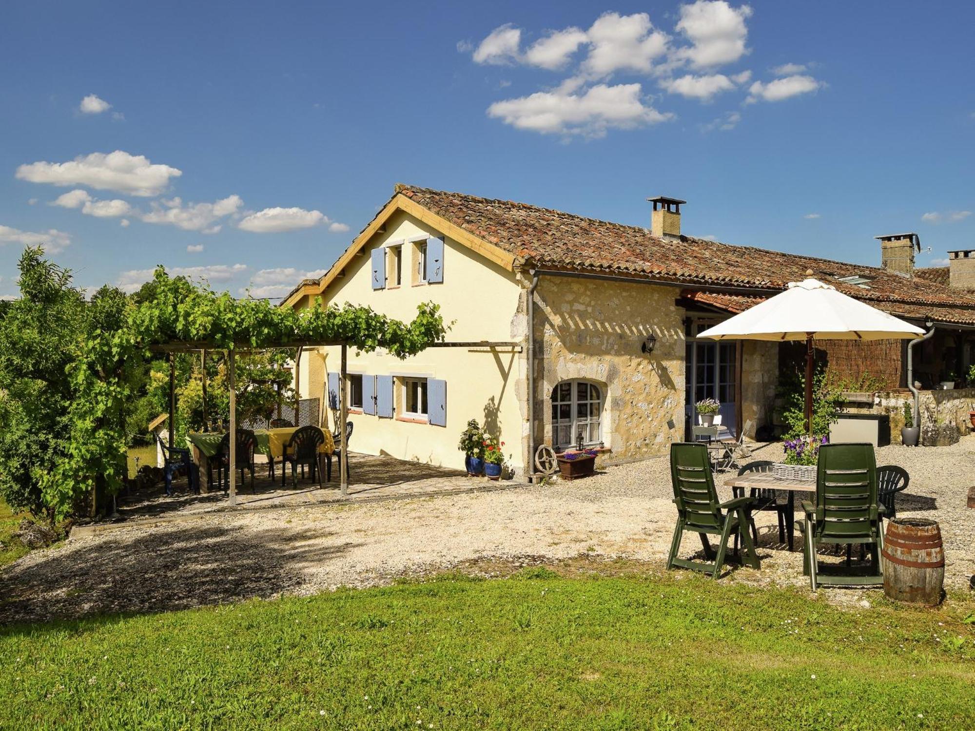 Snug Cottage In Saint Eutrope De Born With Pool Saint-Eutrope-de-Born Exterior foto